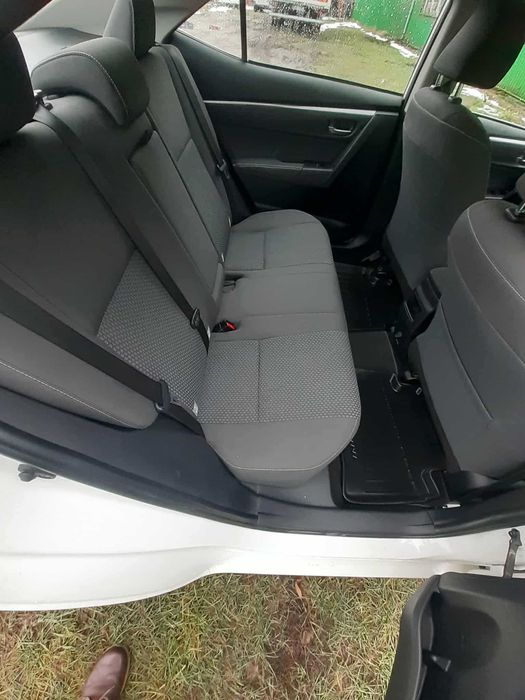 Toyota Corolla 1,6 sedan 2019r. GAZ+PB; pierwszy właściciel