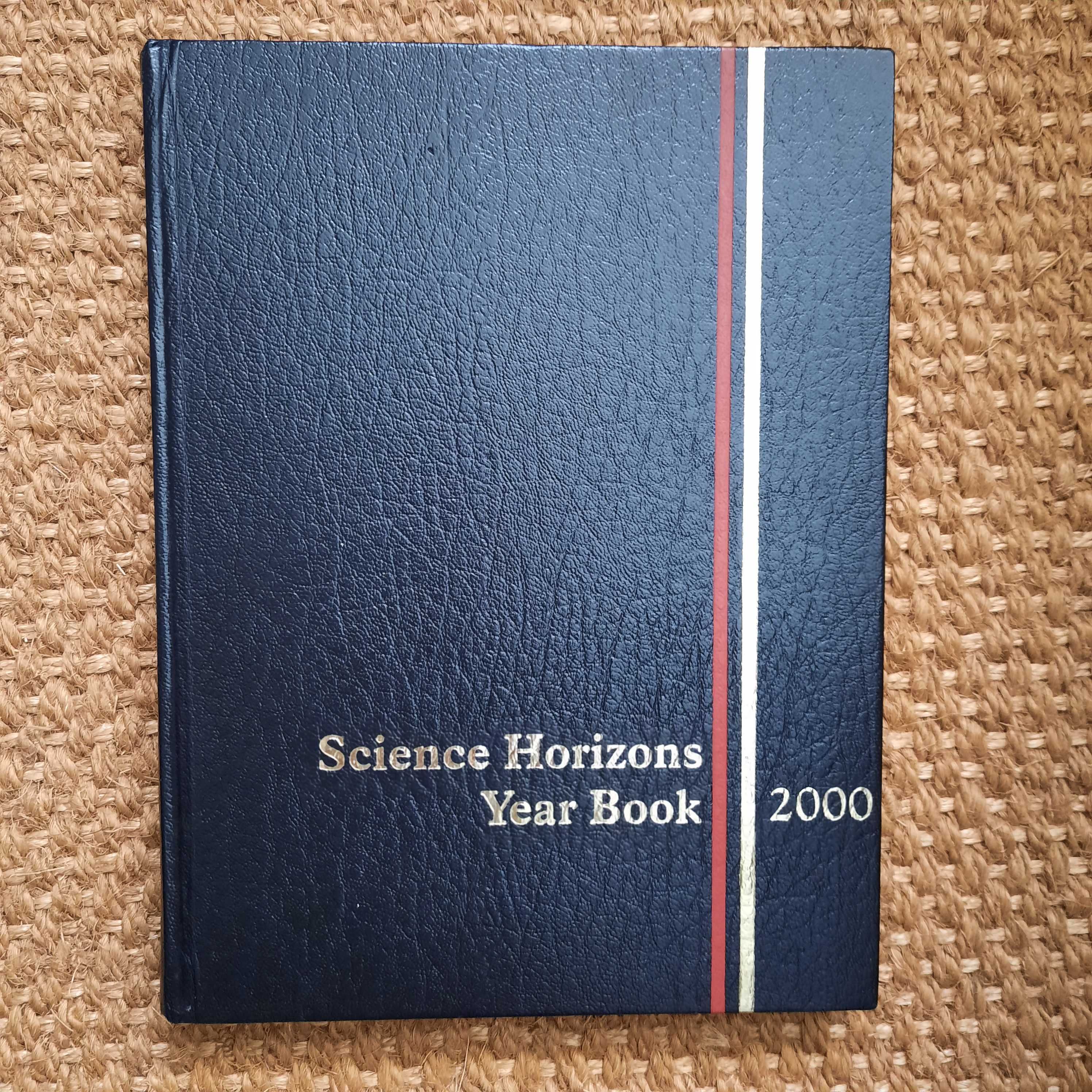 Livros "Year Book 2000" + "Science Horizons Year Book 2000"