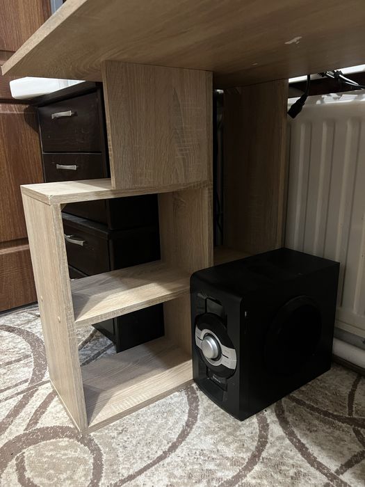 Стол письменный или компьютерный