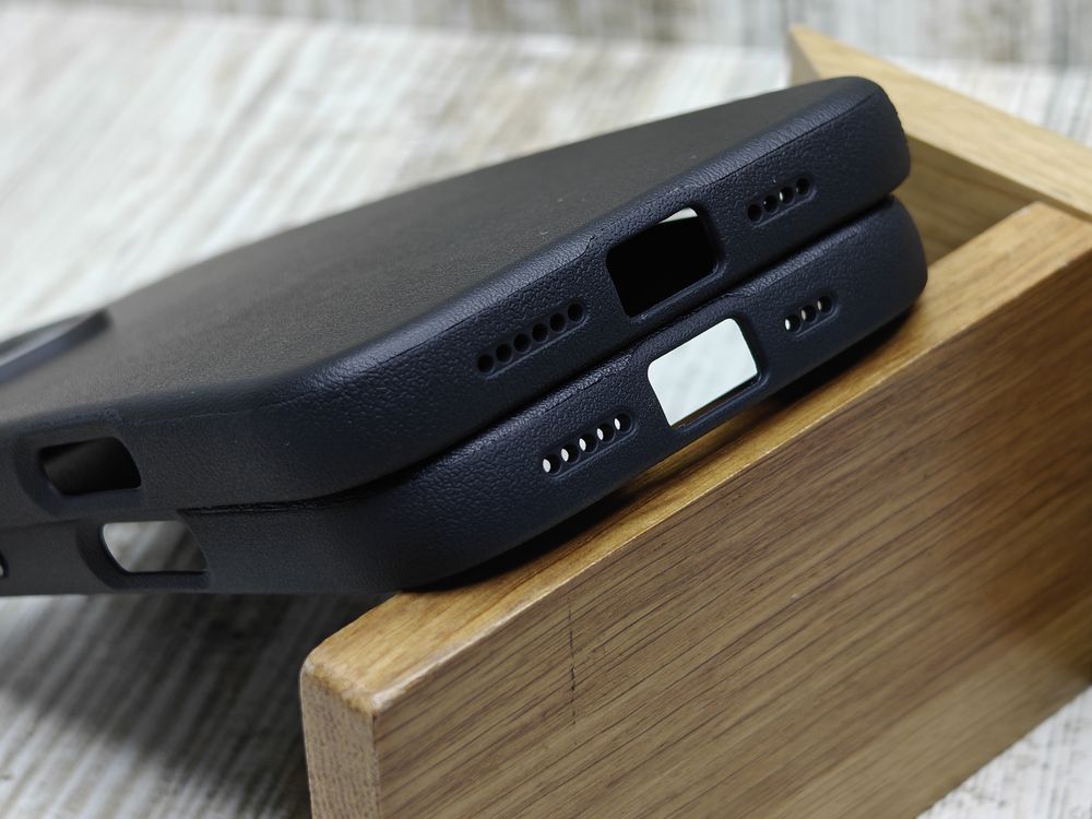 Чехол кожаный Leather Case MagSafe на iPhone 16 Pro Max