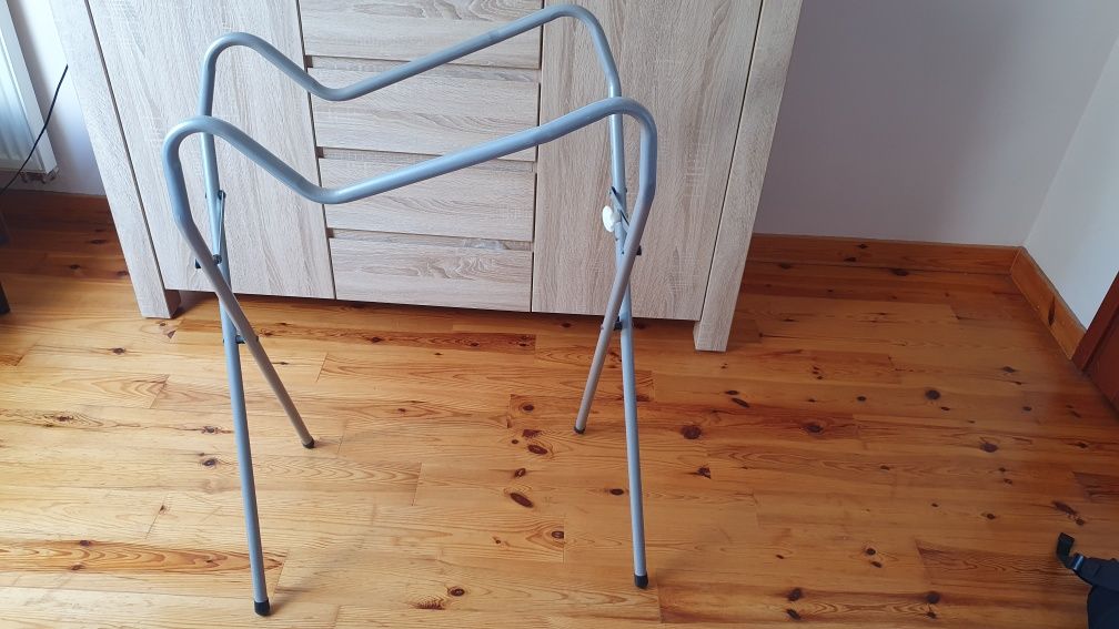Stojak pod wanienkę