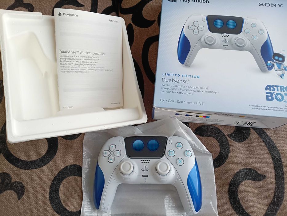 Sony PlayStation 5 DualSense (PS5) Astro Bot Joyful Limited Edition