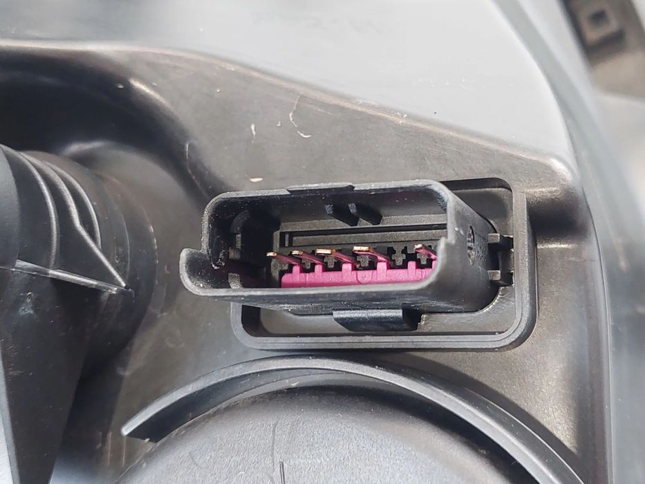 Ótica / farol esquerda DACIA Duster (HS_)