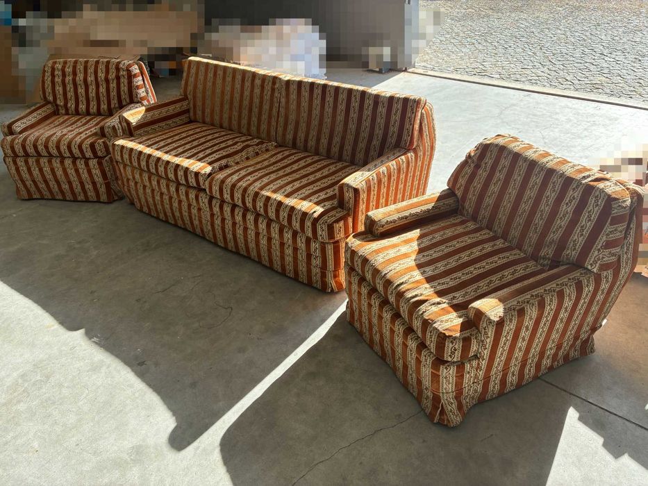 Conjunto de Sofá com cama + Poltronas - Qtd. 1 Und.