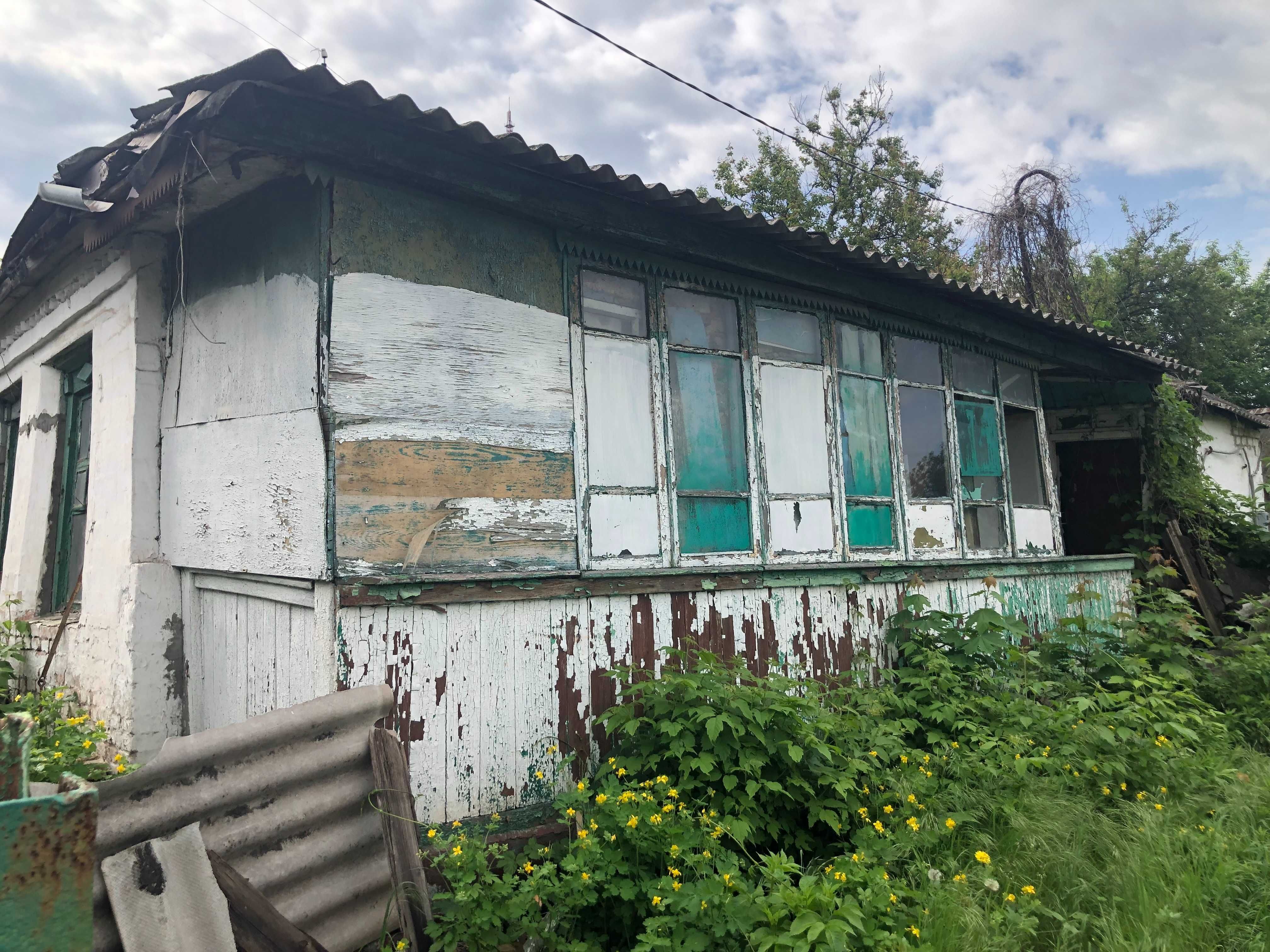 Продам не дорого рівну ділянку землі з старим домом -  Нагорний р-н.