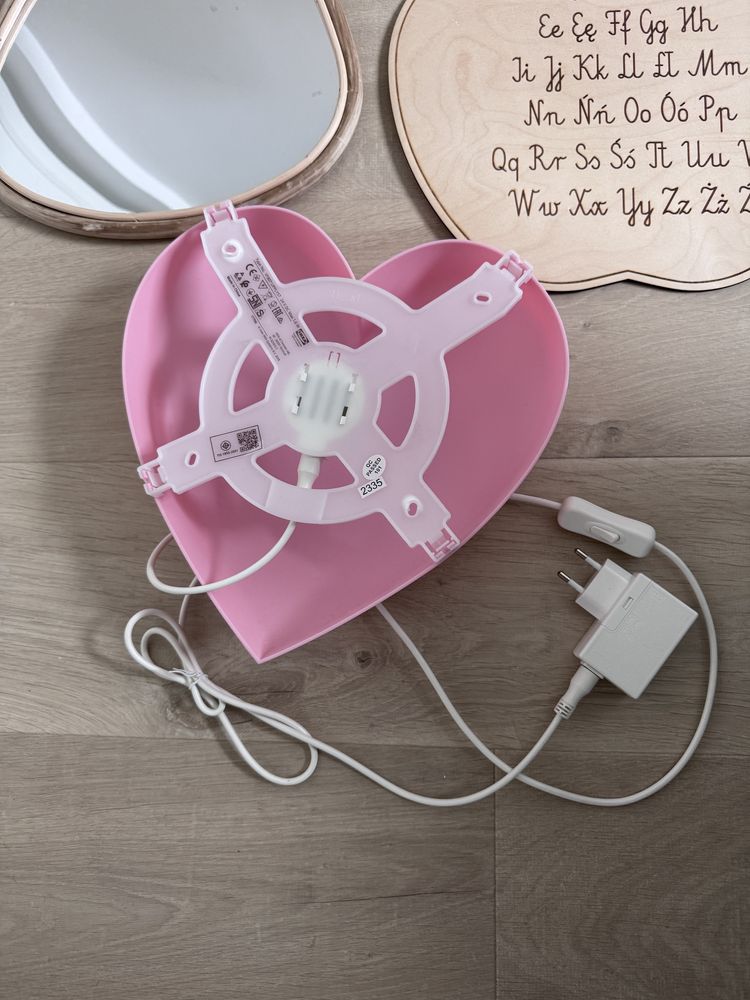 Lampka ścienna serce Ikea