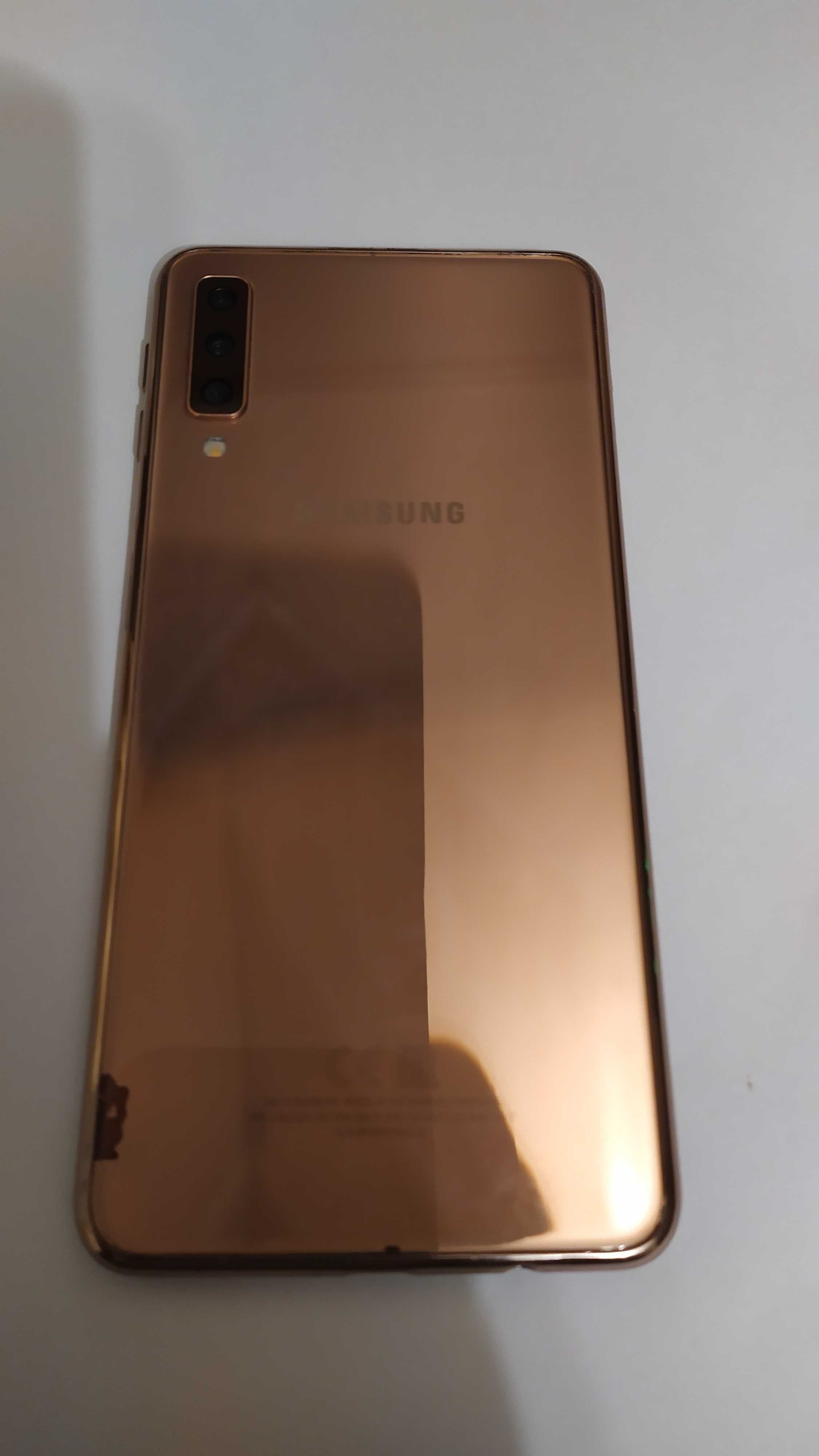 Телефон Samsung A750 (2018) 4/64Gb SM-A750 gold, чудовий стан.