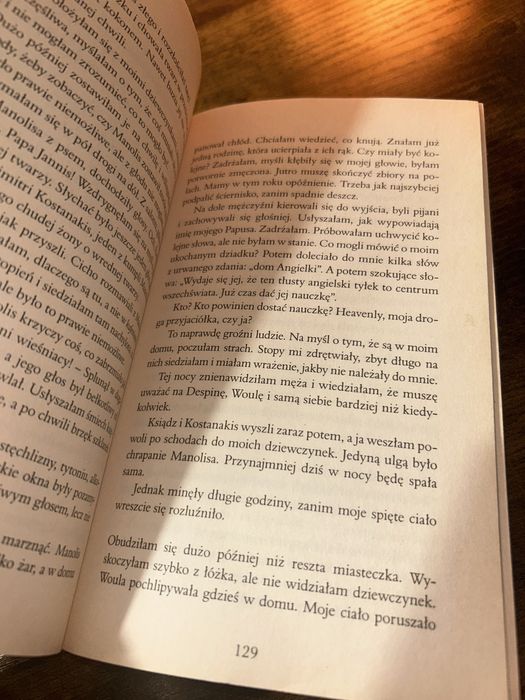 Dom z pyłów i snu Zakazana miłość