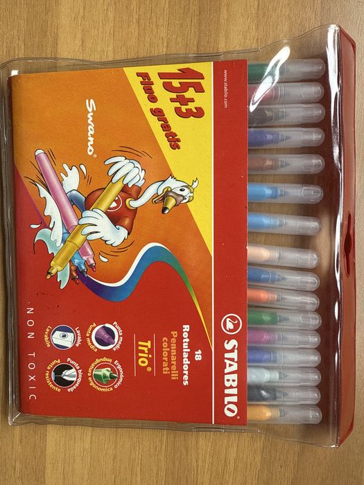 18 canetas de feltro