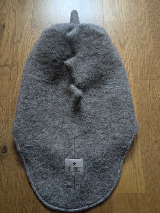 Kominiarka z kolcami dinozaura HUTTEIiHUT Grey 4-6 lat