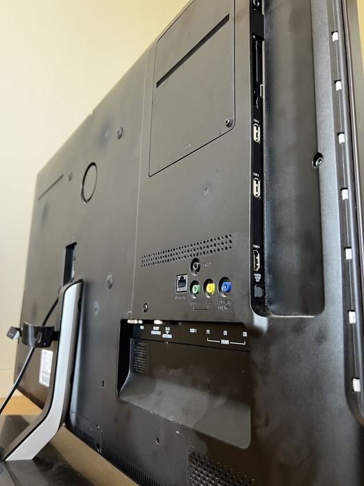 SmartTV Philips Full HD 37’’ Avariada