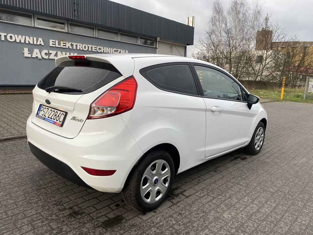 Ford fiesta 2017 benzyna 1.25 niski przebieg led piękna zadbana