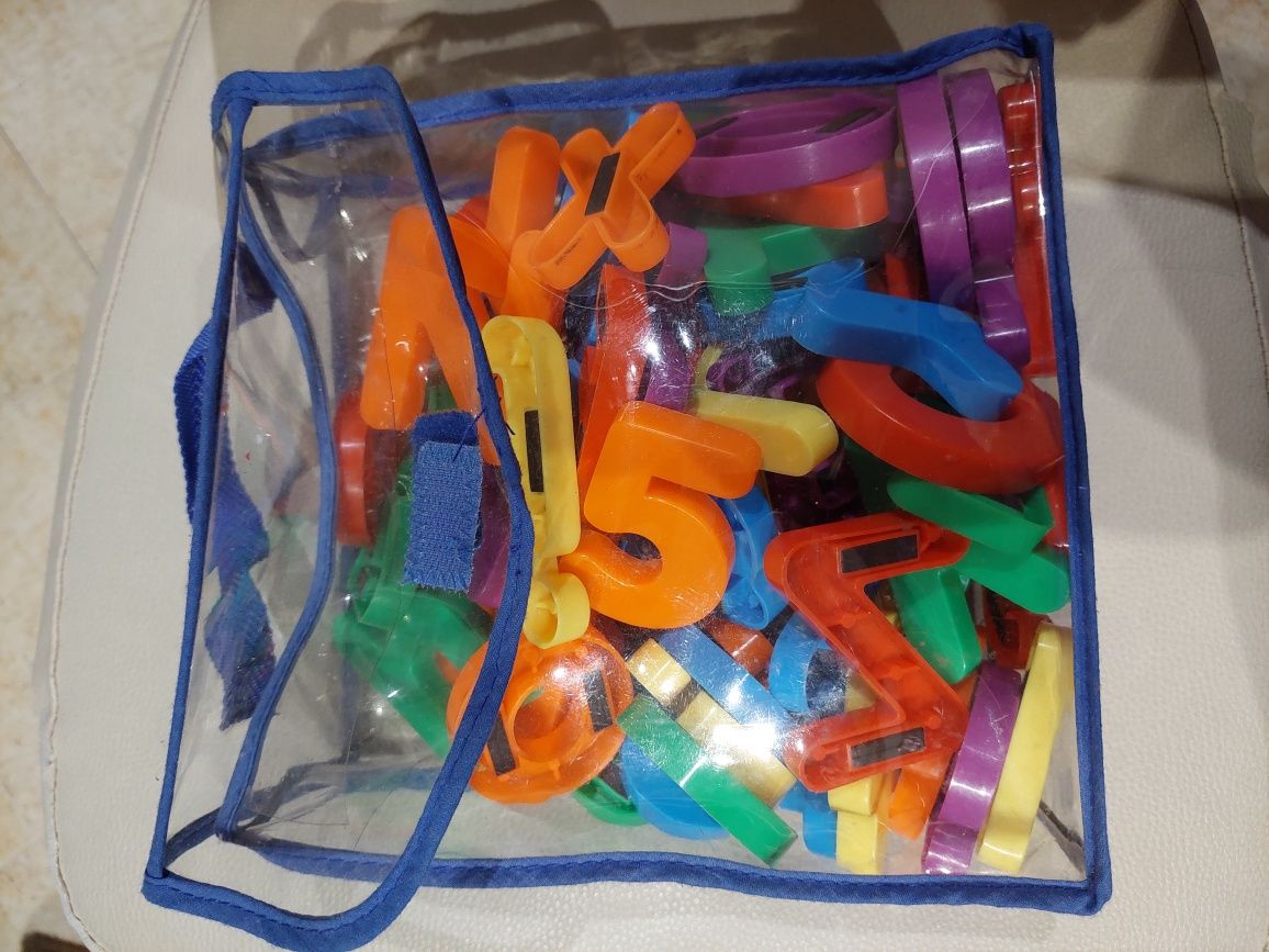 Conjunto de letras com íman