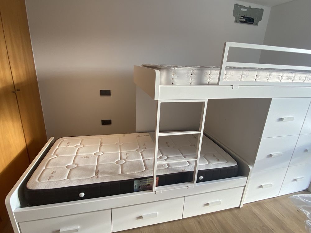 Beliche com 2 camas 90x190 com 3 gavetas e 6 gavetoes