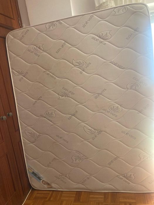 Cama 150×190cm  (Colchão e Estrado) para desocupar