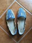 Sapatos de verão às tiras