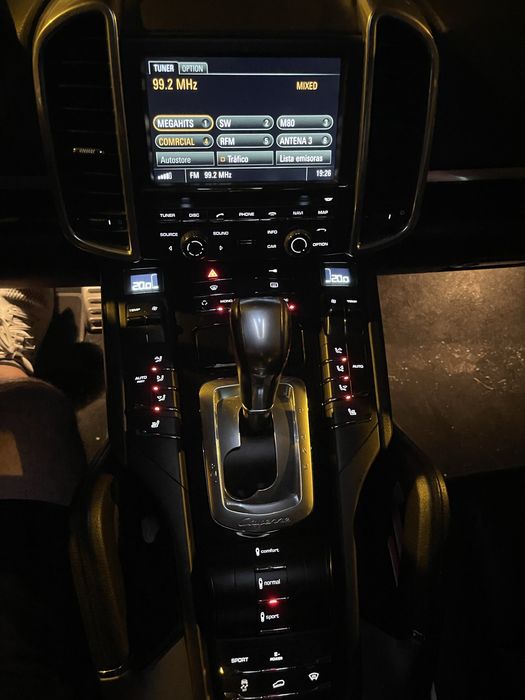 Porshe cayenne s hybrid