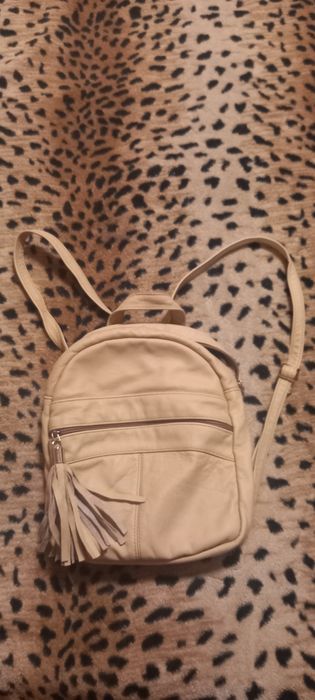 Продам кожаный женский рюкзак и различные женские сумочки