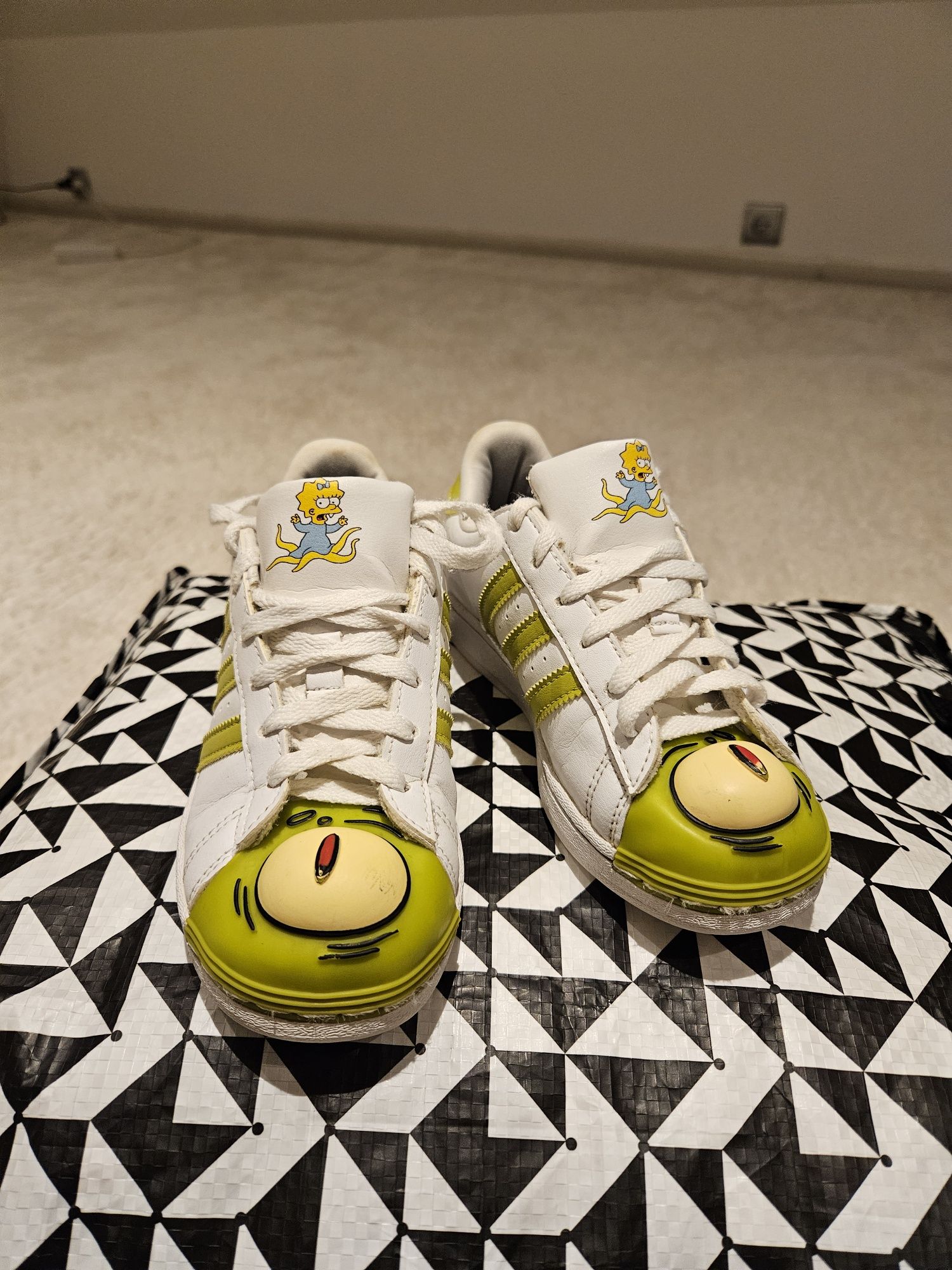 Adidas Superstar - The Simpson. Rozmiar  31