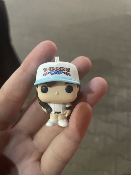 дастін kinder joy stranger things|обмін ЧИТАТИ ОПИС!!!