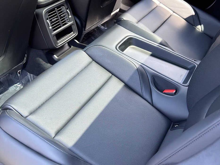 Porsche Taycan 4S      2022