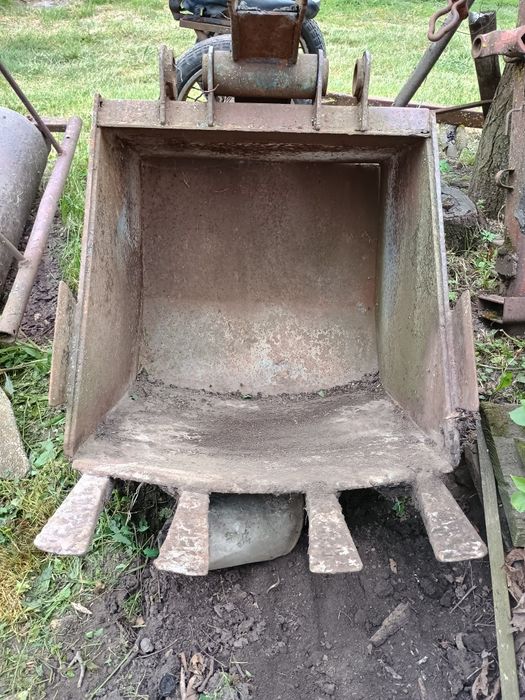 Продаєця два ковші до ескаваторів МТЗ ЮМЗ