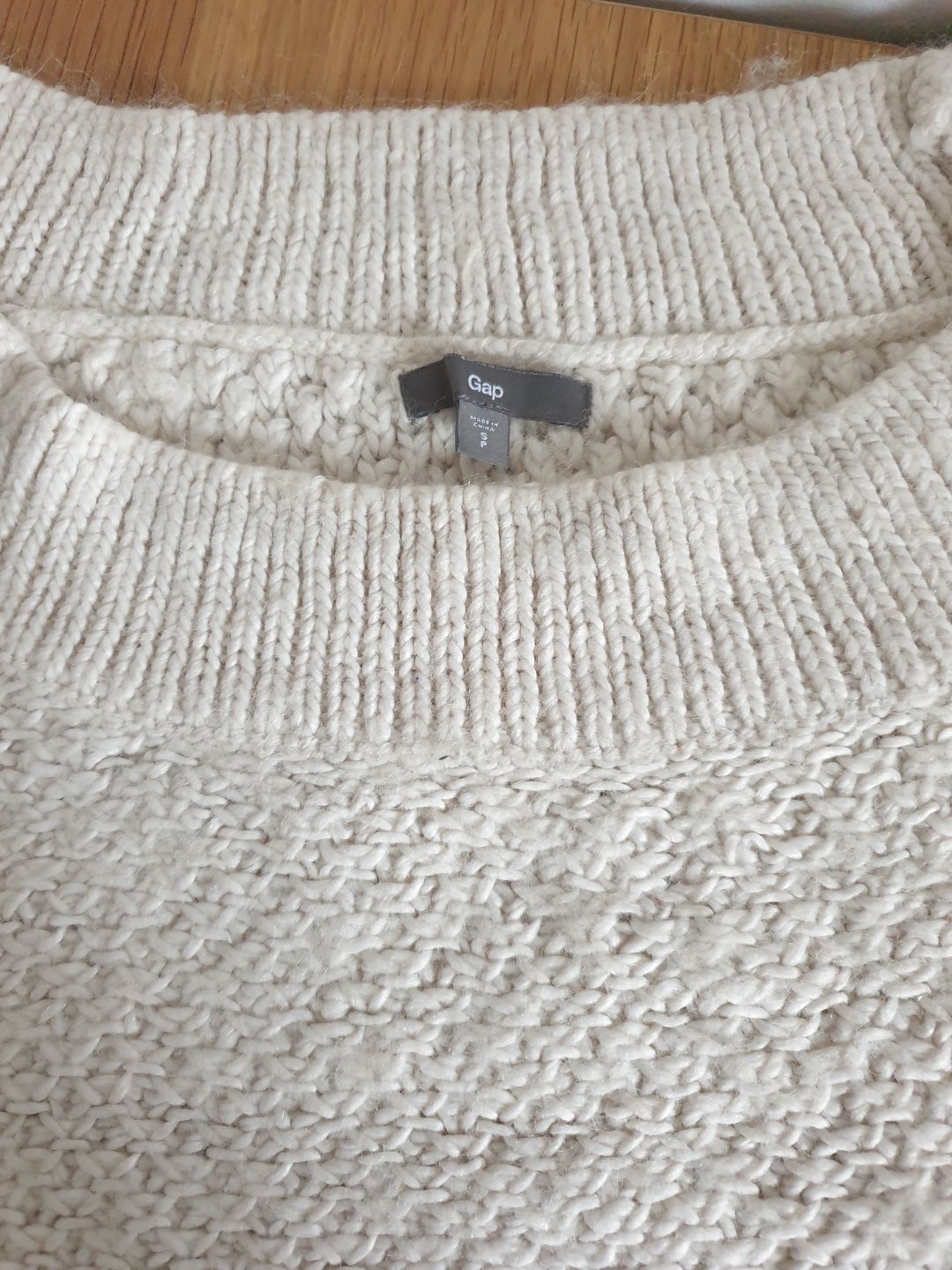 Sweter z wełną gap S ecru beżowy