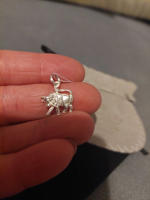 Byk wisiorek srebro
