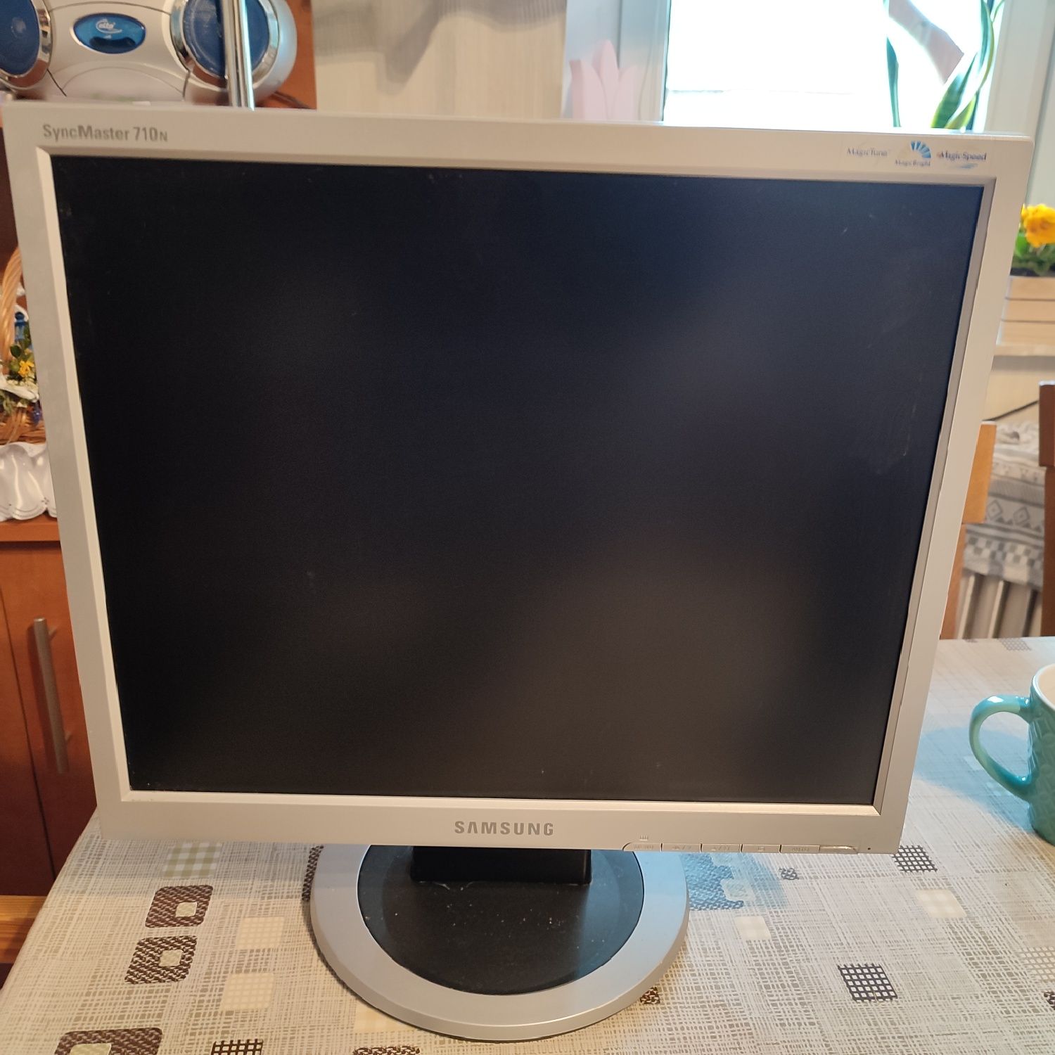 SAMSUNG 17" SyncMaster 710N