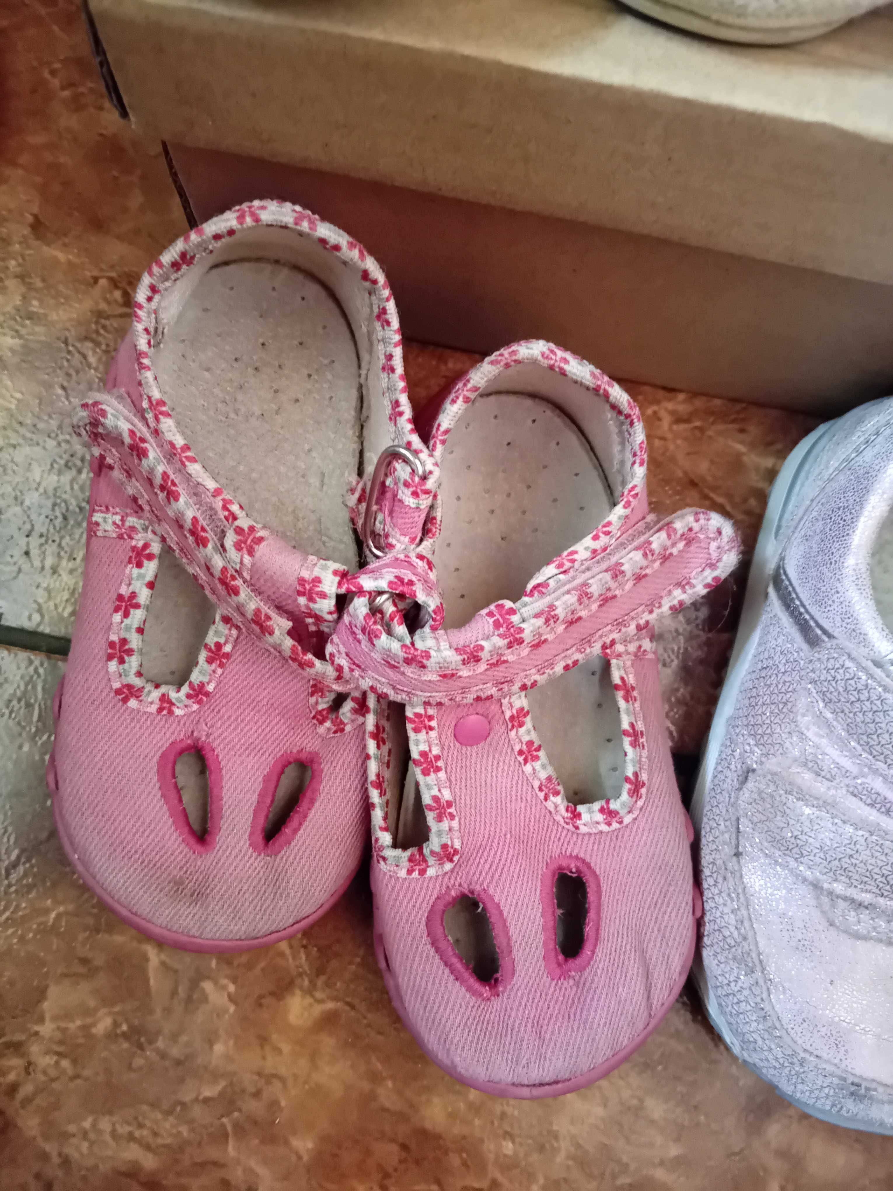 Buty 22,renbut,hm,kornecki dziewczynka