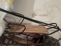 Санки зі спинкою .