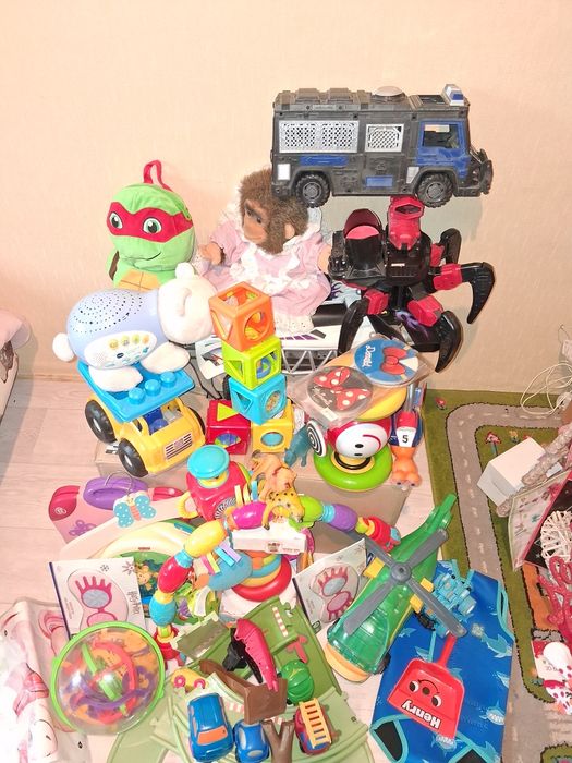 Продам лот іграшки ящик оптом