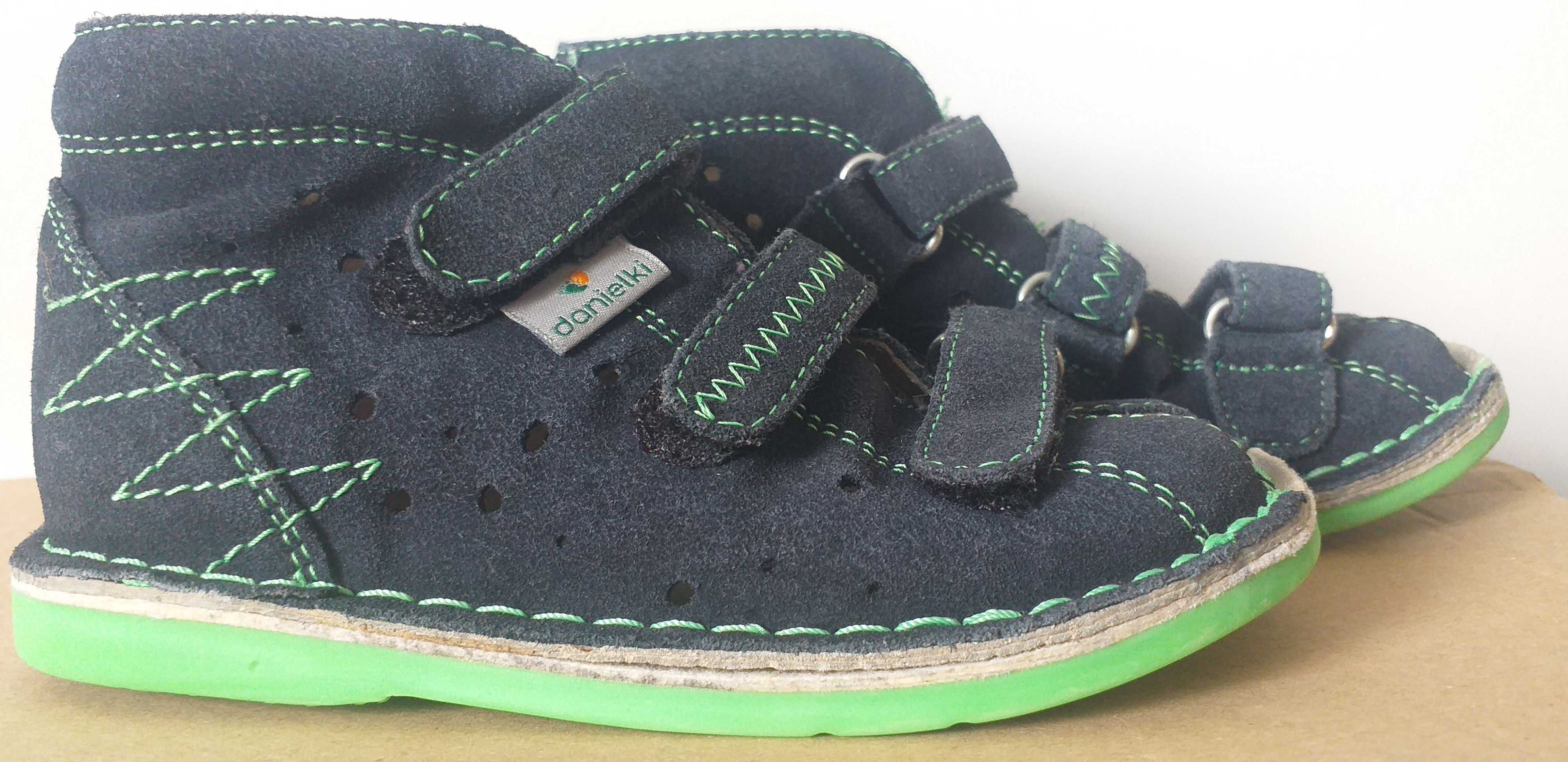2 Buty profilaktyczne Danielki TA105 granat fluo z roz 25