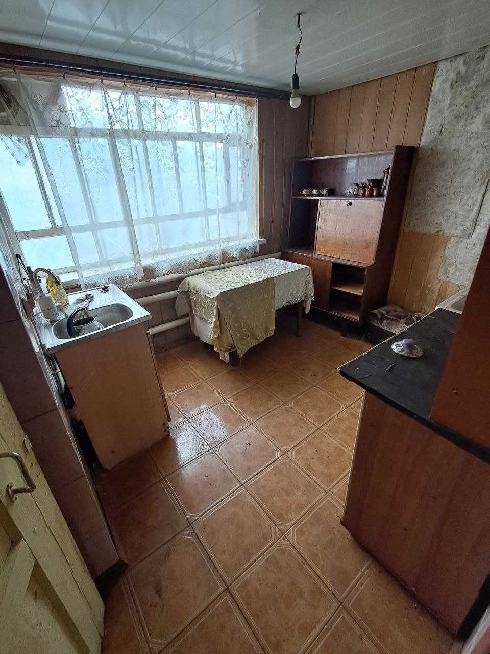 Частина будинку по вулиці Івана Франка .