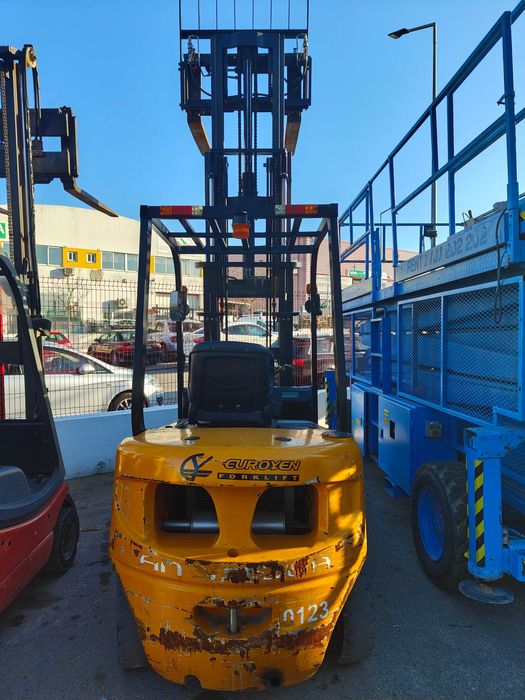 Empilhador Euroyen Diesel 2.5t