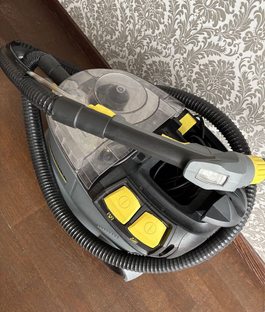 Аренда моющего пылесоса для химчистки Karcher Puzzi 8.1. Доставка