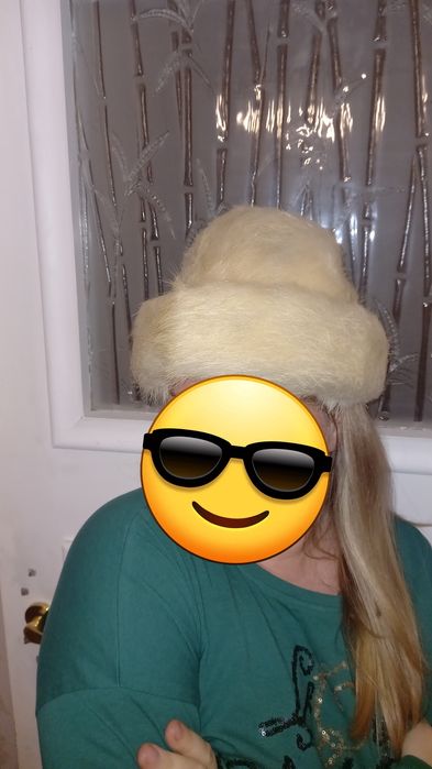 Piekna Futrzana czapka damska