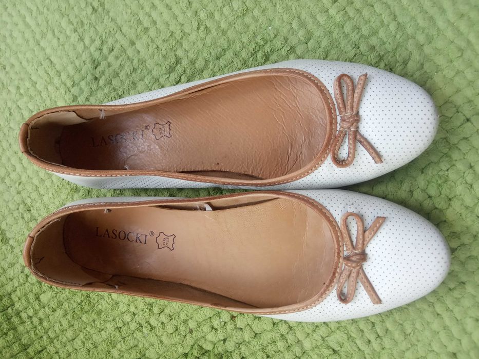 Balerinki Lasocki białe z kokardką rozm. 39