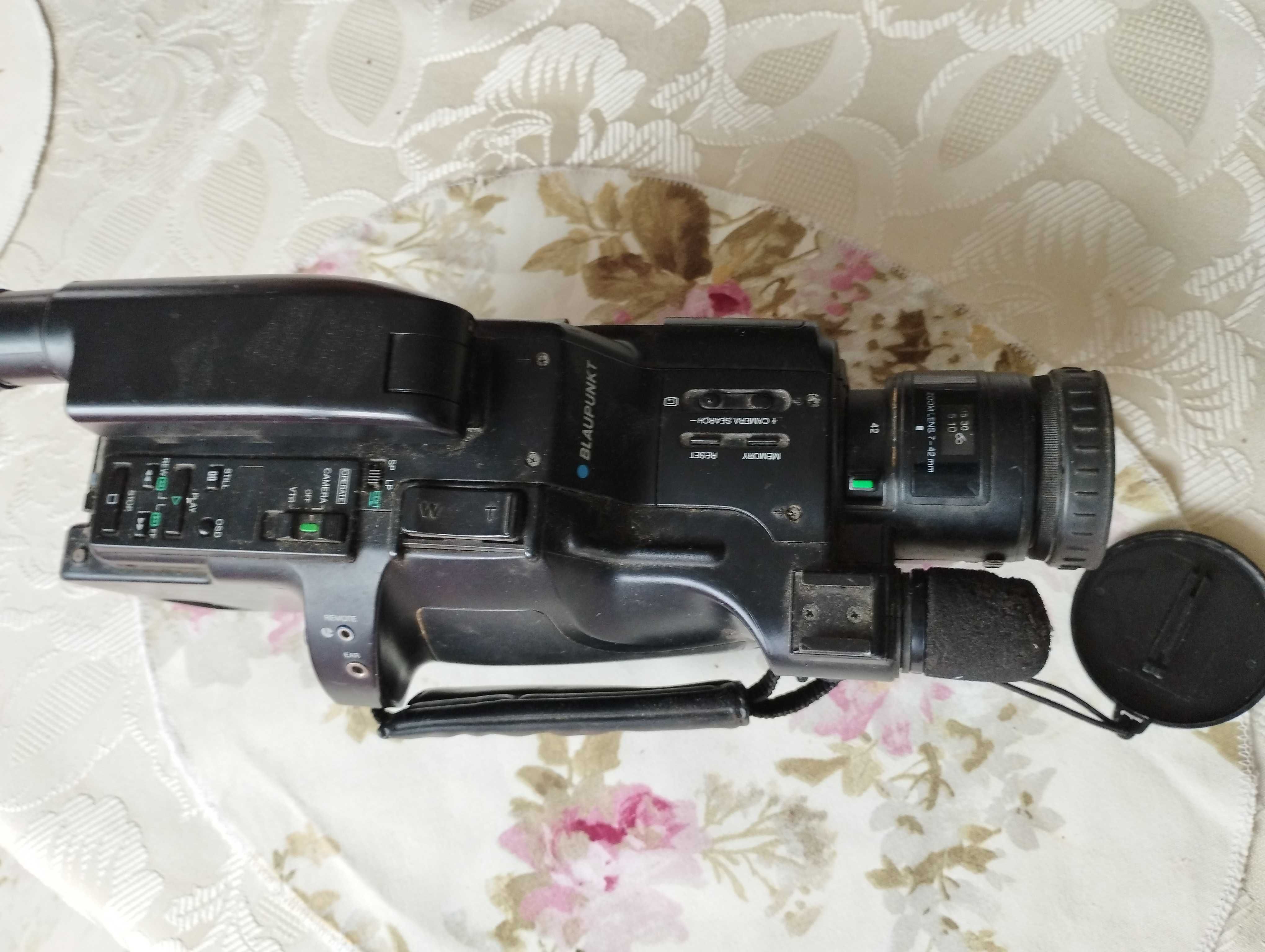 Retro Kamera Blaupunkt CR - 8100 z ładowarką , na kasety