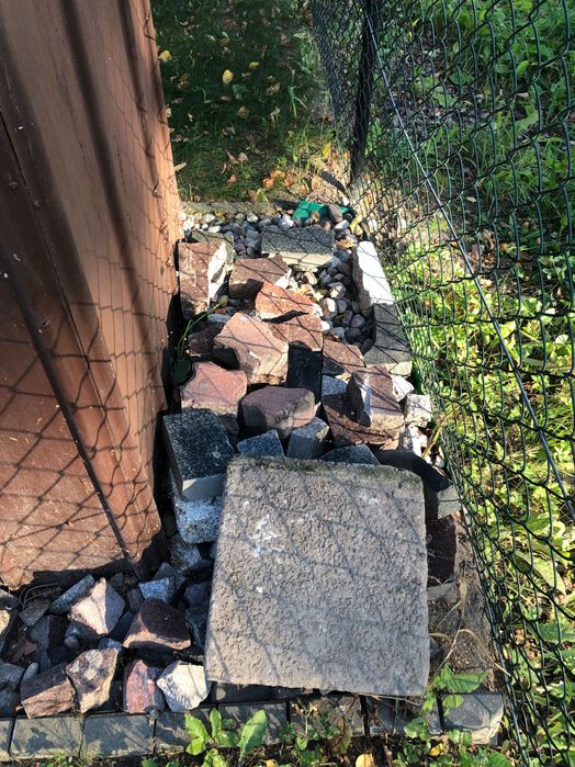 Oddam kamienie i krawężniki