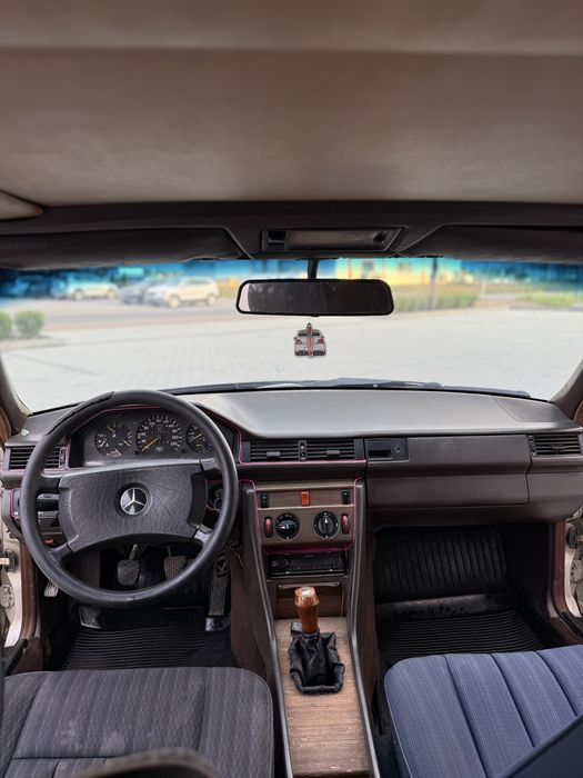 Mercedes-benz w124