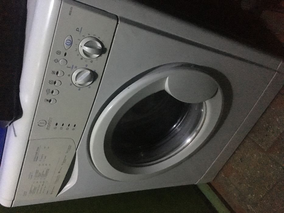Продам стиральную машинку автомат Indesit wisl 92