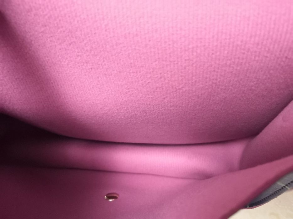 Сумочка Camomilla Milan.
Розмір 24 × 21 см.