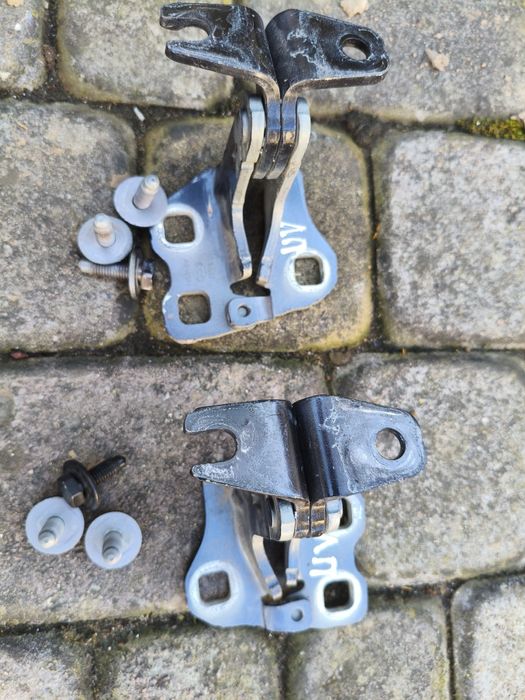 Петлі дверей Тесла Модел 3 оригінал стан ідеальний