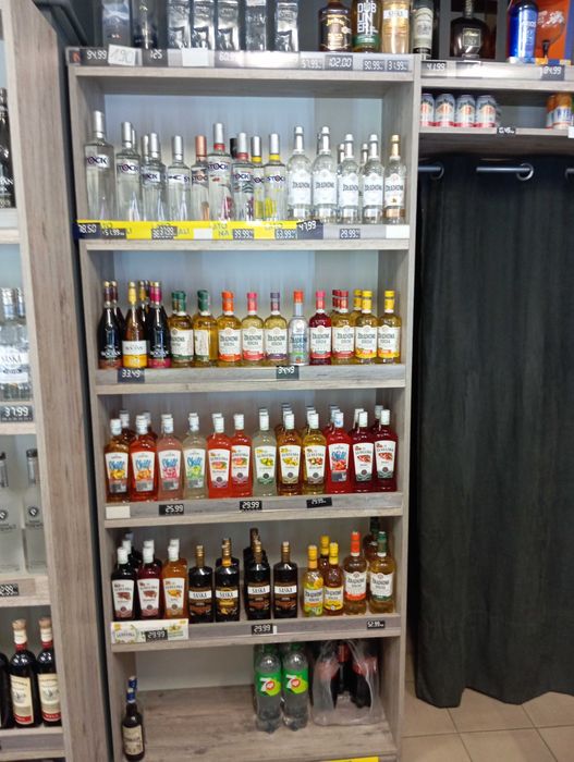 Sprzedam meble po sklepie jak nowe