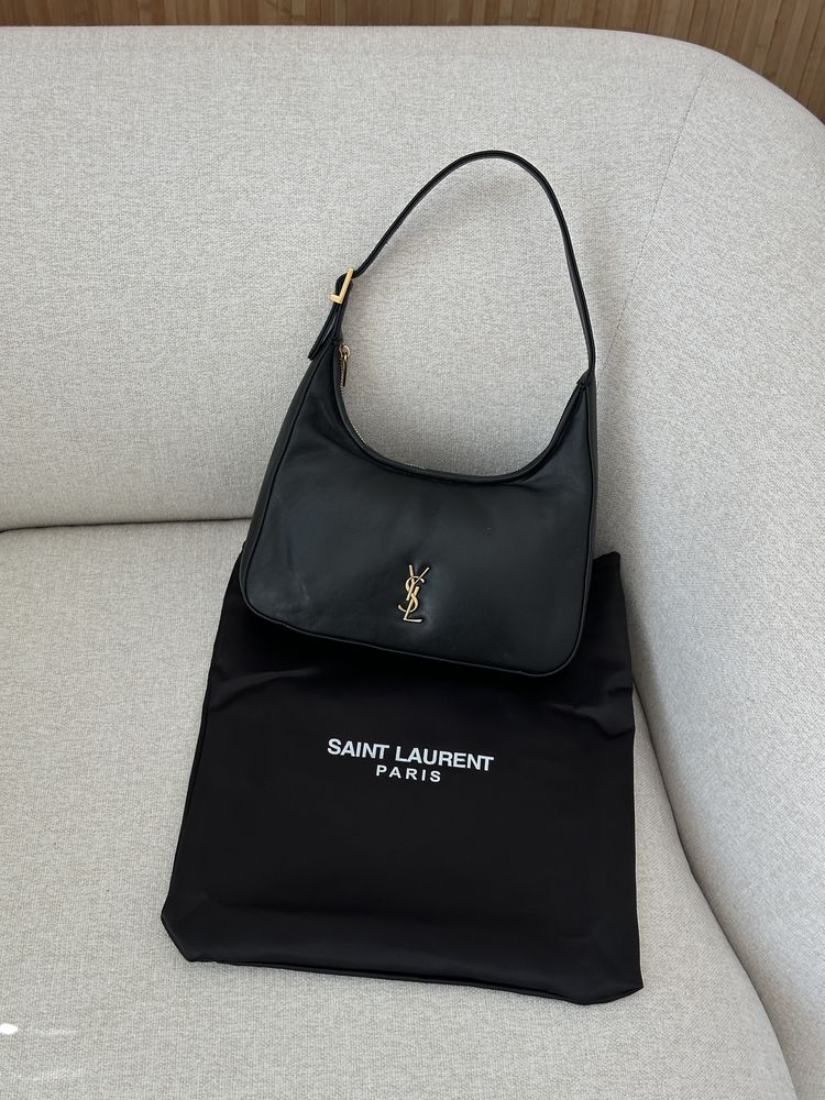 Сумка YSL Yves Saint Laurent Calypso Hobo in Plunged Lambskin