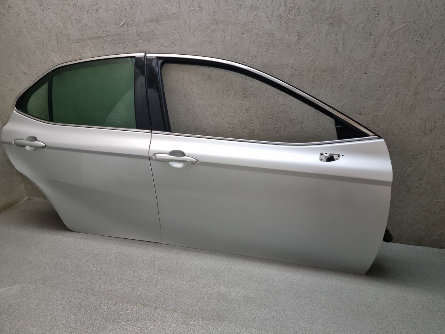 Розборка Toyota Camry 70 LE XLE Hybrid капот крило двері чверть кузов