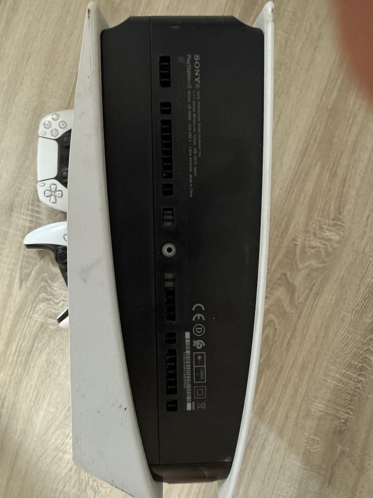 Konsola playstation 5 z napedem 1 TB