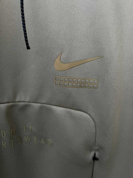 Худі Nike з нових колекцій