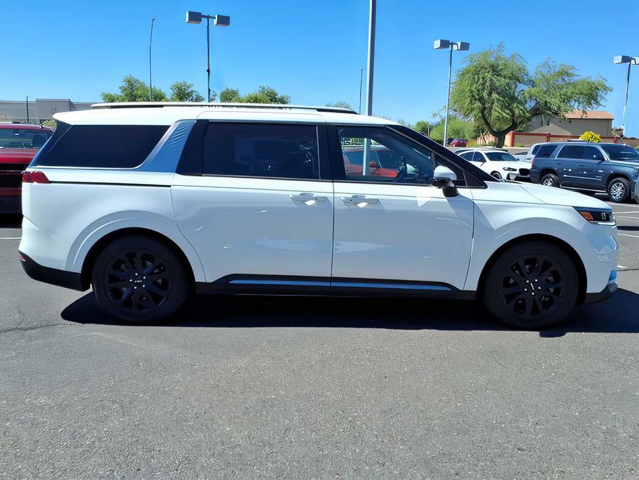 Kia Carnival      2023